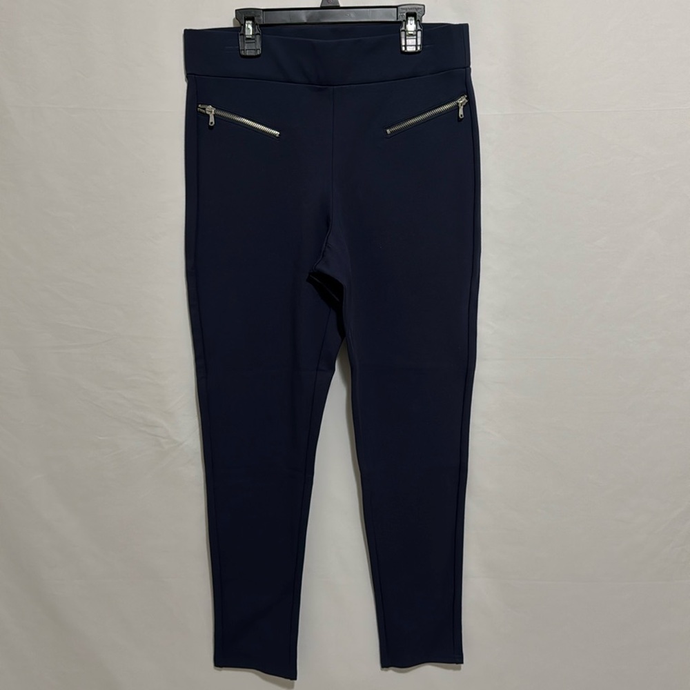 Simply styled Navy blue legging pant